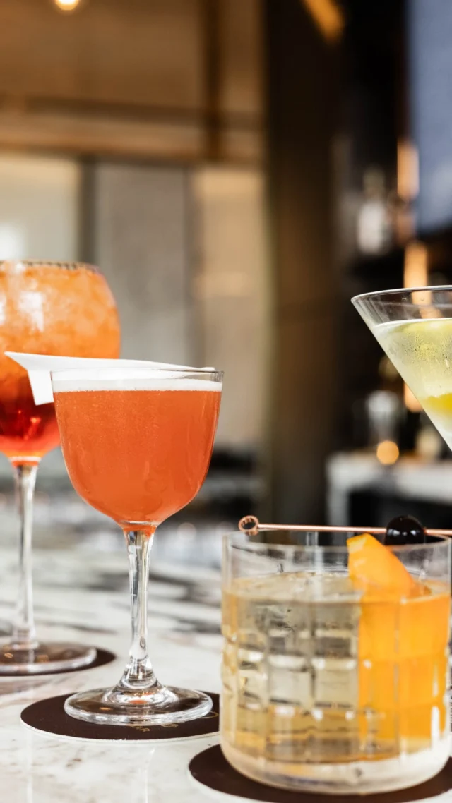 The Circle Bar – serving up the best and brightest cocktails in Fort Worth. Daily from 11 AM to 12 AM. 🍸